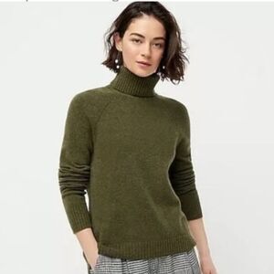 J Crew Wool Blend Super Soft Women’s Turtleneck Sweater Olive (Size S)